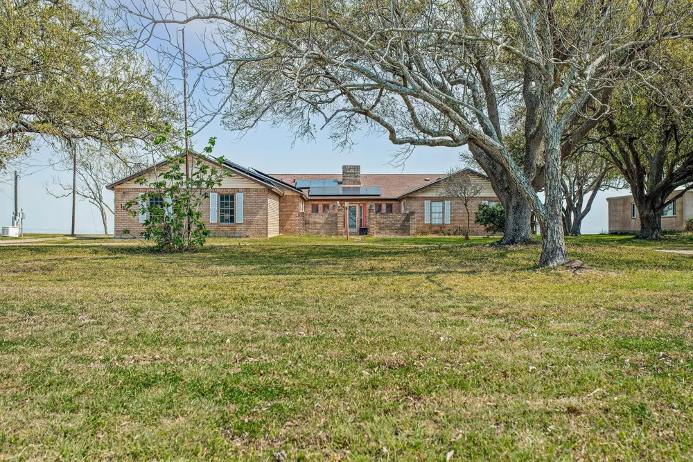 1640 S Virginia Street Port Lavaca, TX 77979