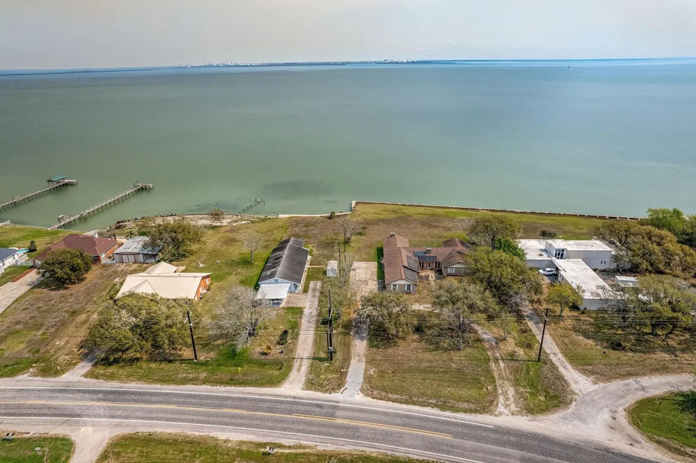 1640 S Virginia Street Port Lavaca, TX 77979