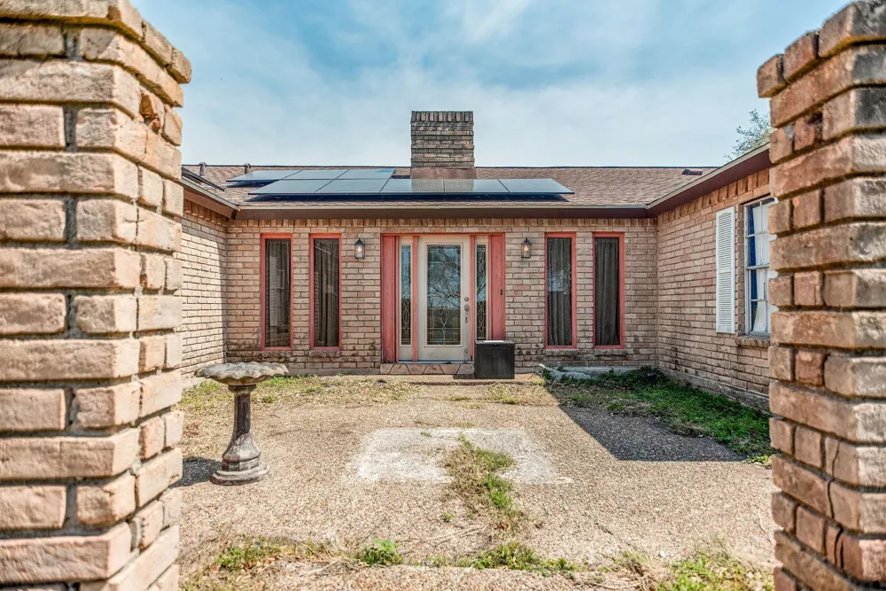 1640 S Virginia Street Port Lavaca, TX 77979