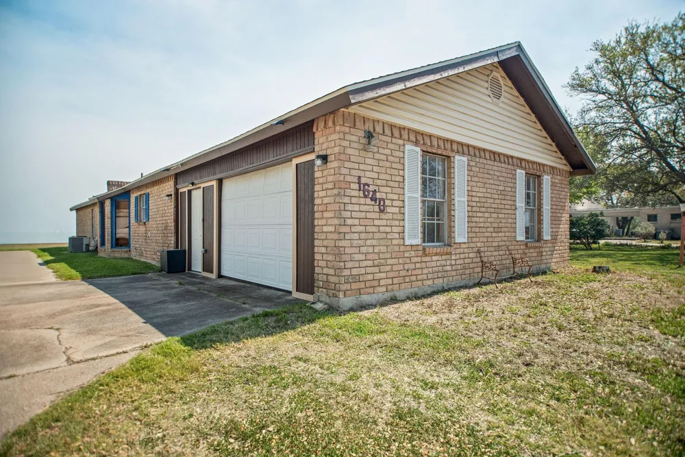 1640 S Virginia Street Port Lavaca, TX 77979