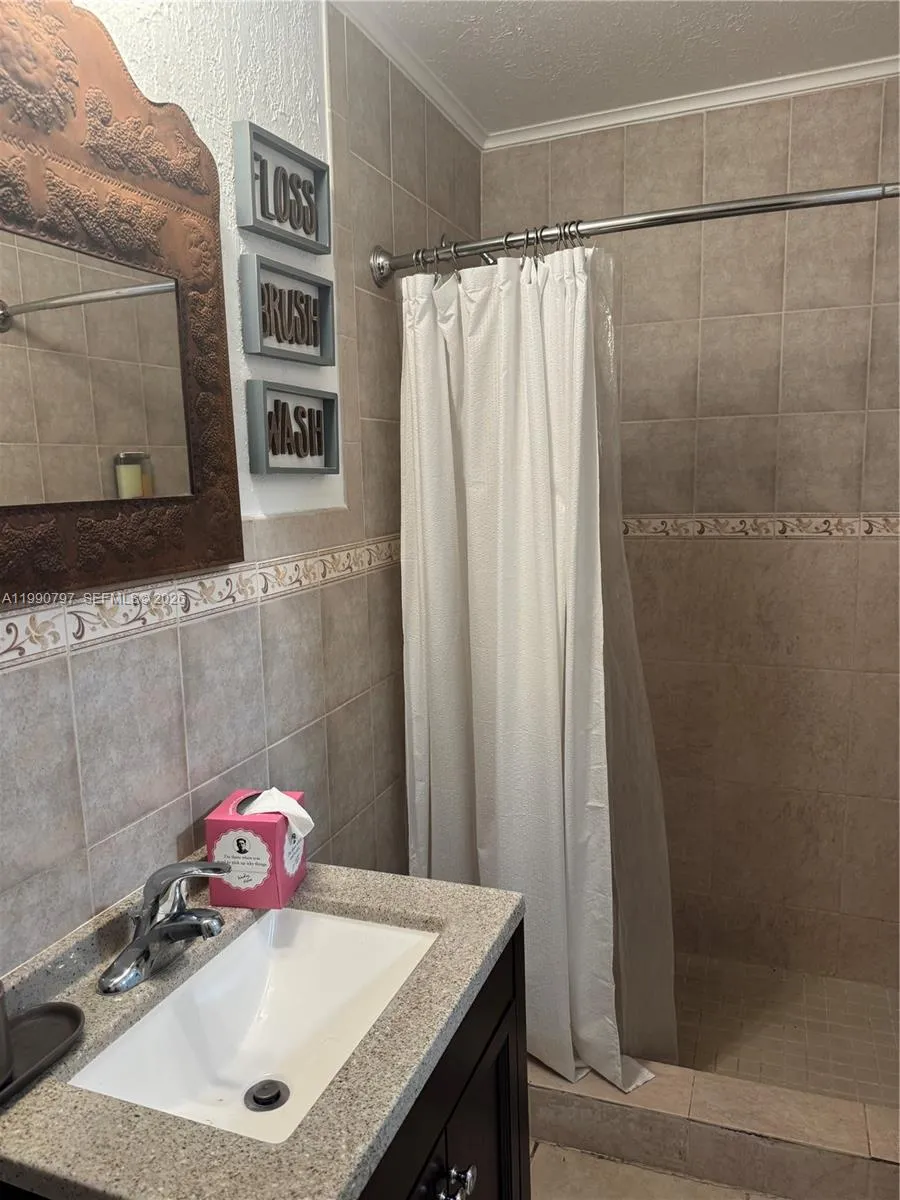 6126 SW 61st St South Miami, FL 33143