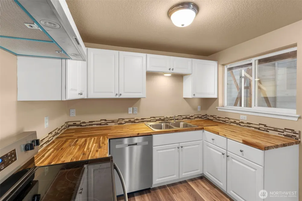 110 Sunny Basin Road Castle Rock, WA 98611