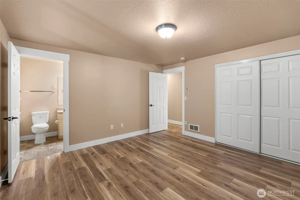 110 Sunny Basin Road Castle Rock, WA 98611