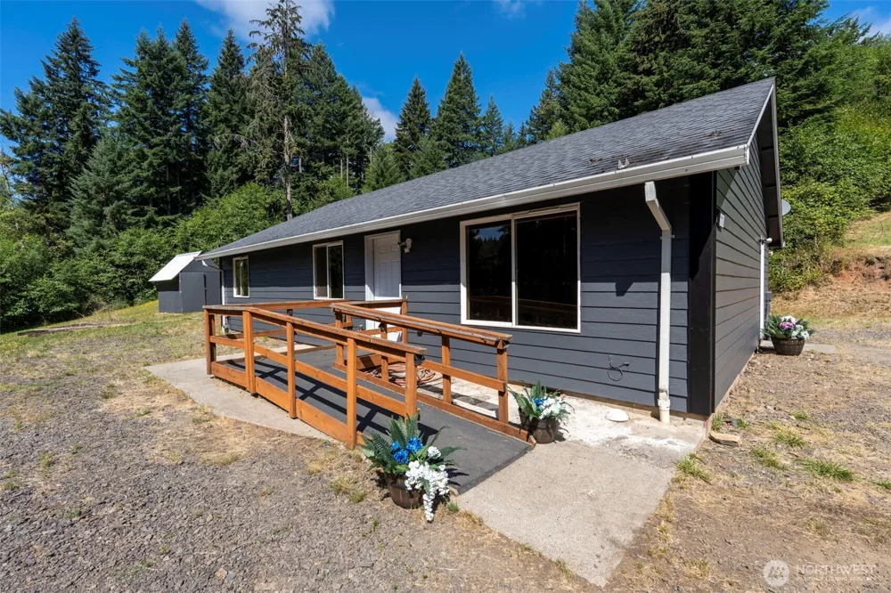 110 Sunny Basin Road Castle Rock, WA 98611