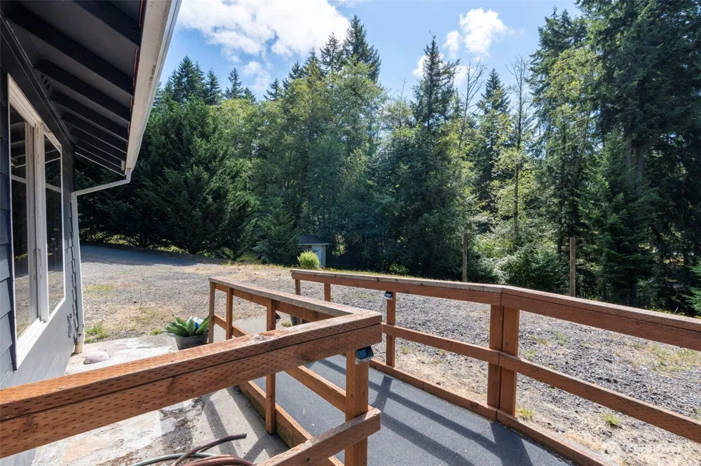 110 Sunny Basin Road Castle Rock, WA 98611
