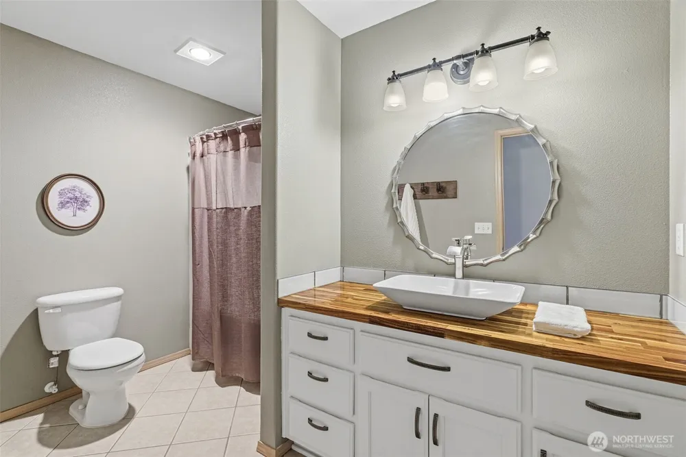 34602 NE 49th Place La Center, WA 98629
