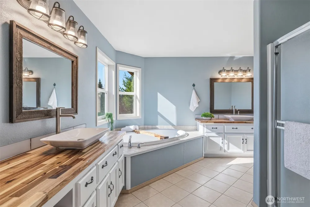 34602 NE 49th Place La Center, WA 98629