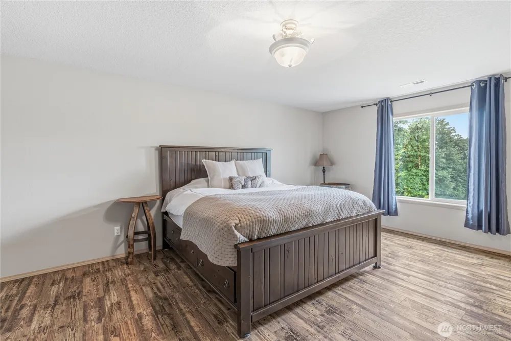 34602 NE 49th Place La Center, WA 98629