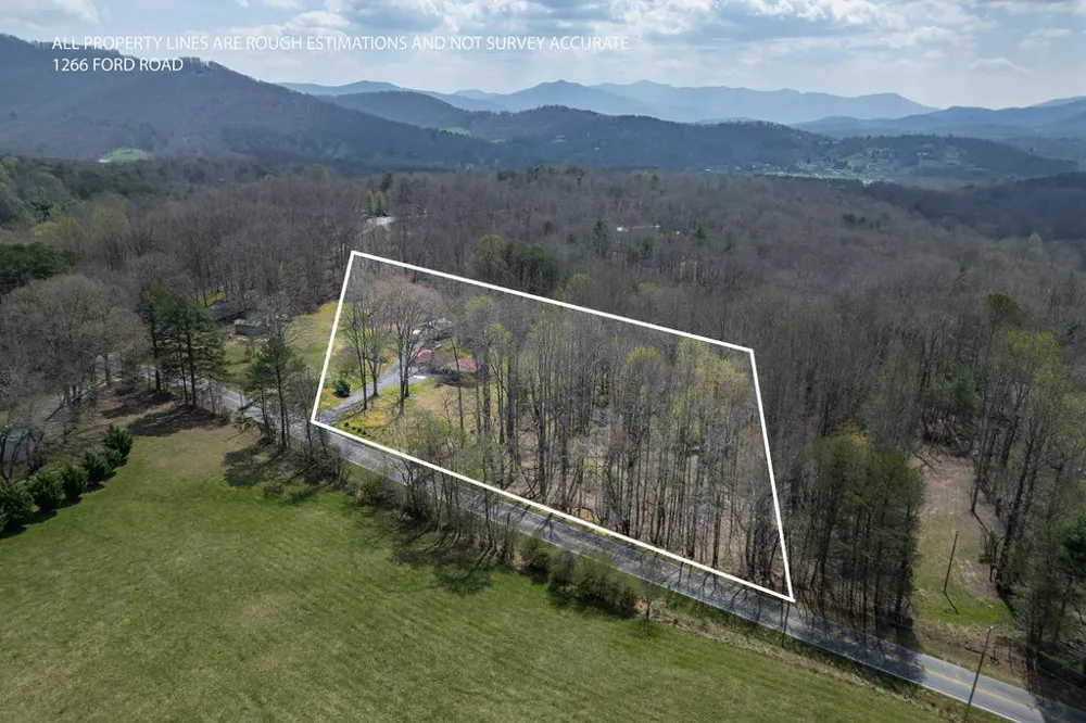 1266 Ford Road Warne, NC 28909