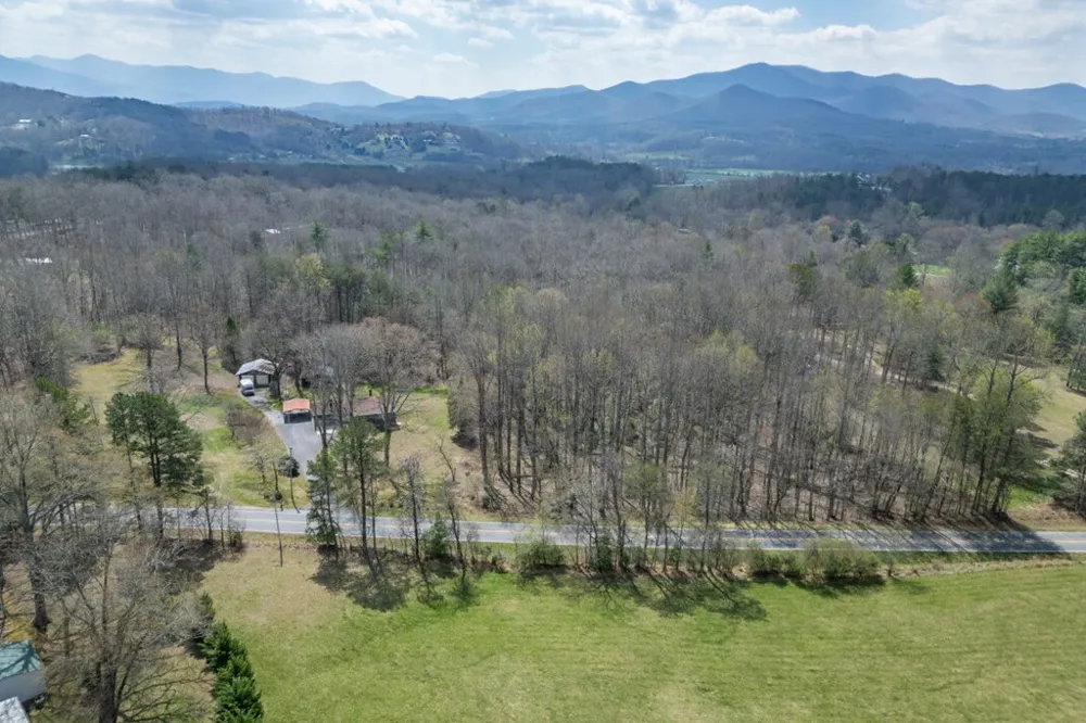 1266 Ford Road Warne, NC 28909
