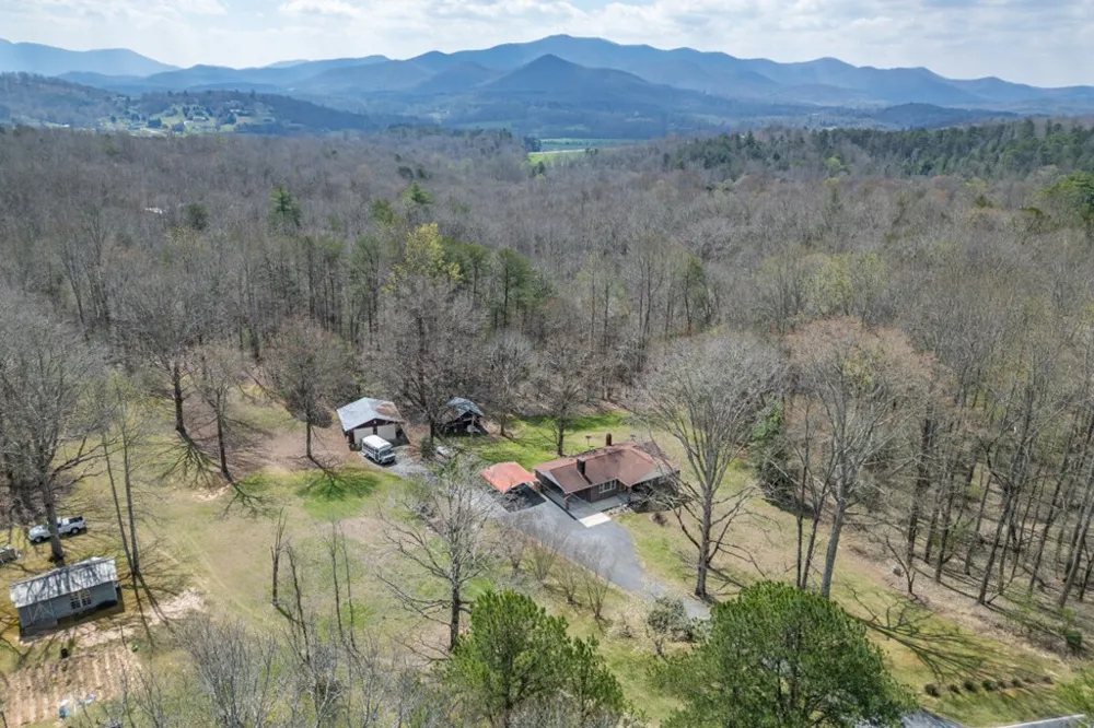 1266 Ford Road Warne, NC 28909