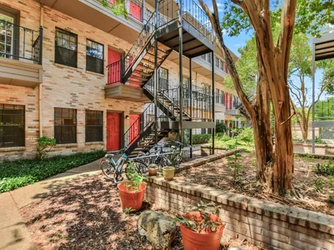 2216 San Gabriel Street #105