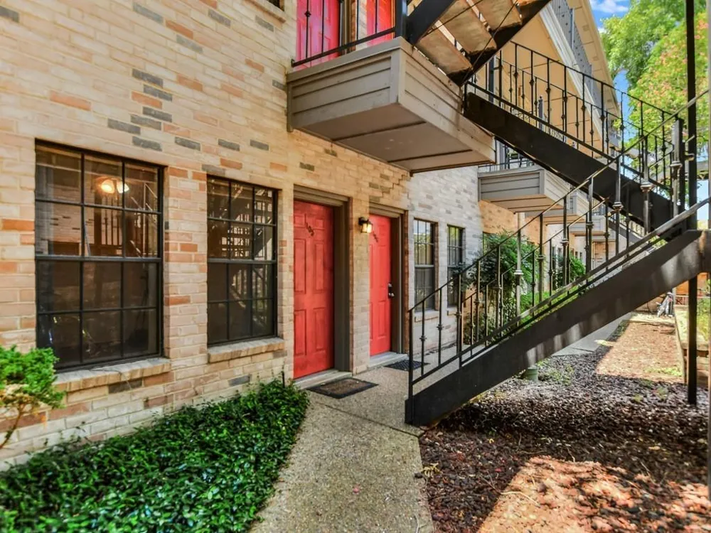 2216 San Gabriel Street #105 Austin, TX 78705