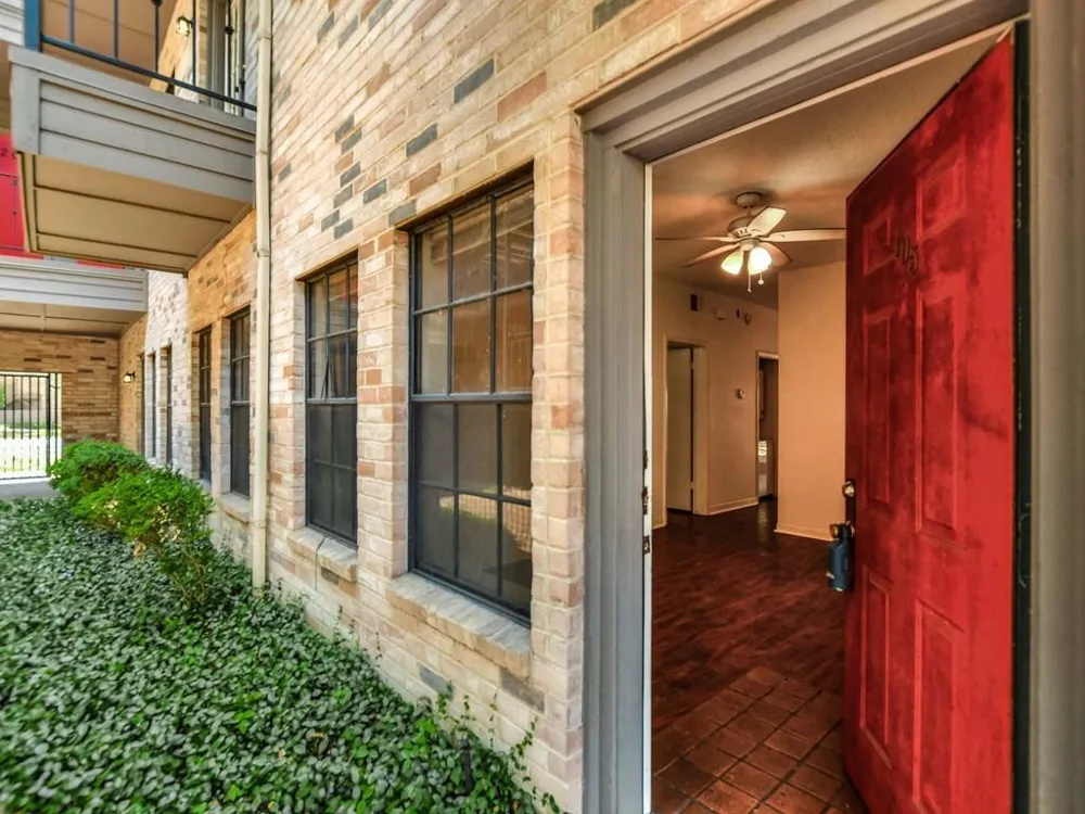 2216 San Gabriel Street #105 Austin, TX 78705