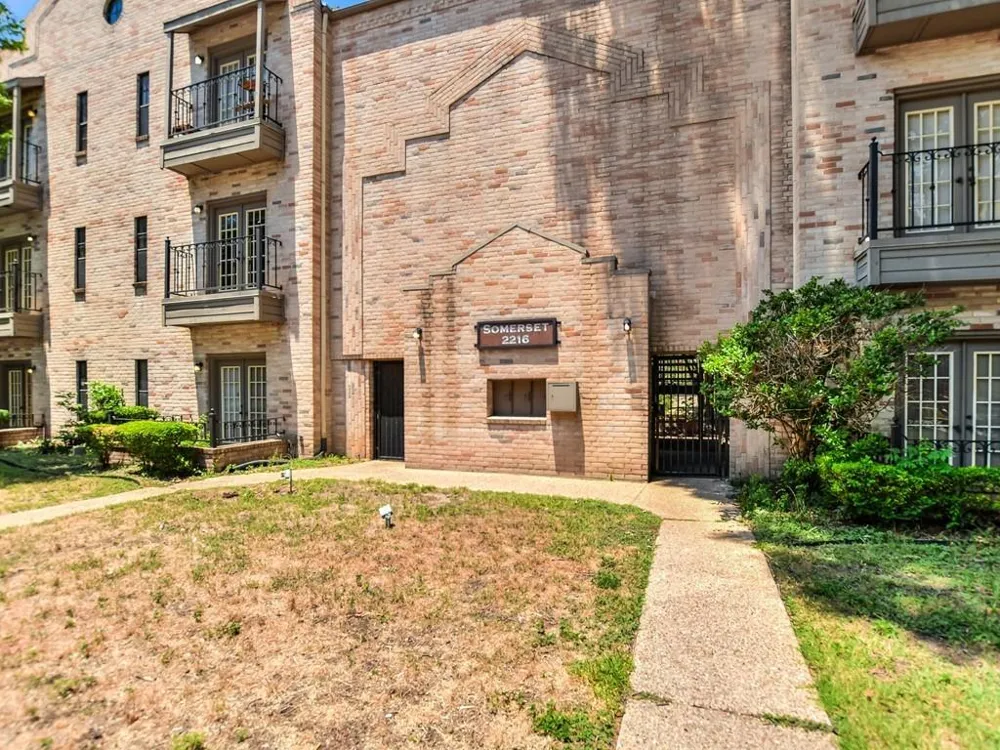 2216 San Gabriel Street #105 Austin, TX 78705