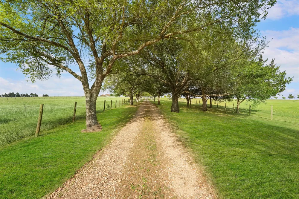 9058 Sam Houston Road Brenham, TX 77833