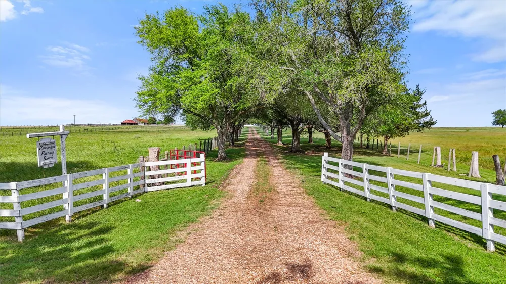 9058 Sam Houston Road Brenham, TX 77833