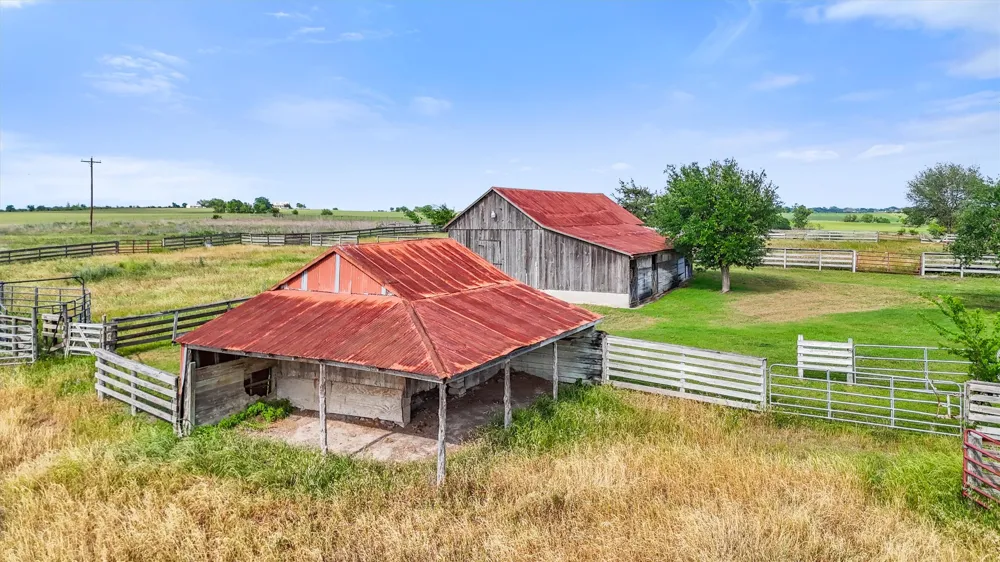 9058 Sam Houston Road Brenham, TX 77833