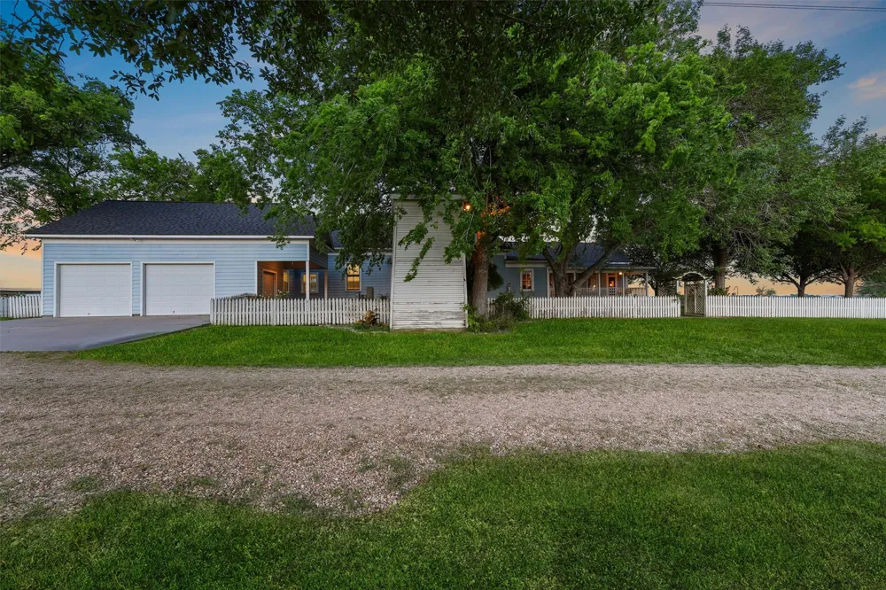 9058 Sam Houston Road Brenham, TX 77833