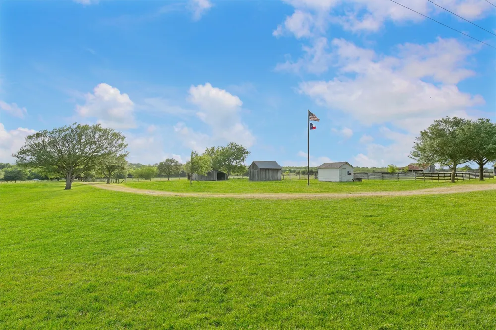 9058 Sam Houston Road Brenham, TX 77833