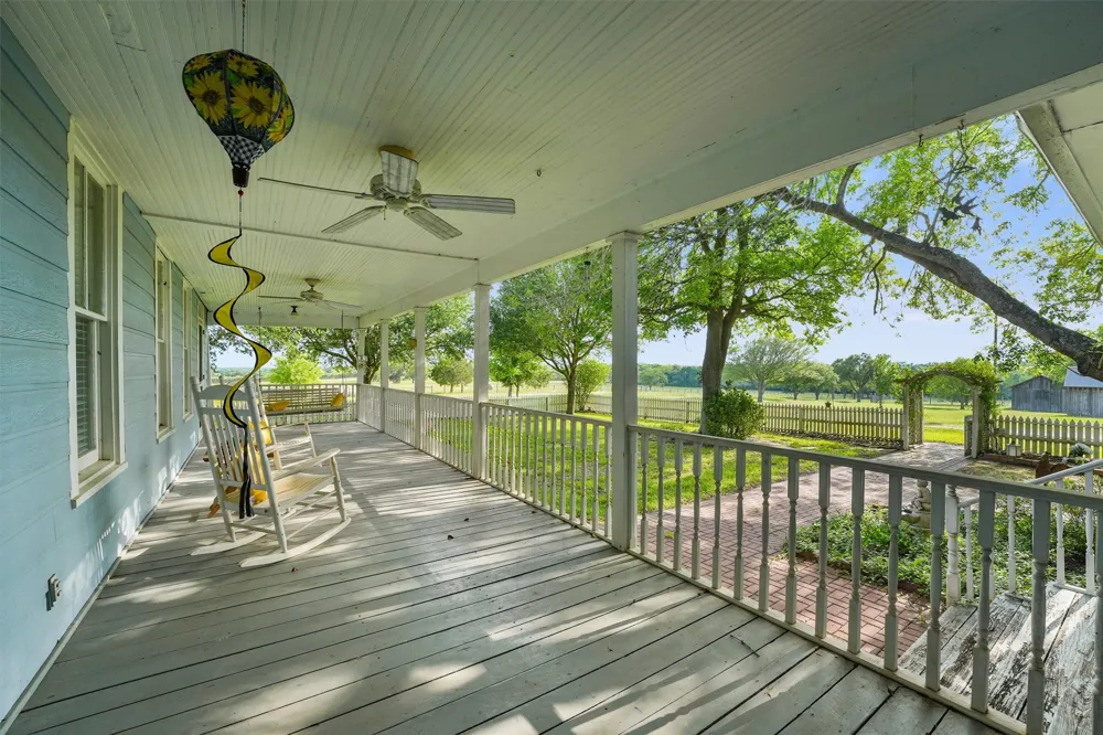 9058 Sam Houston Road Brenham, TX 77833