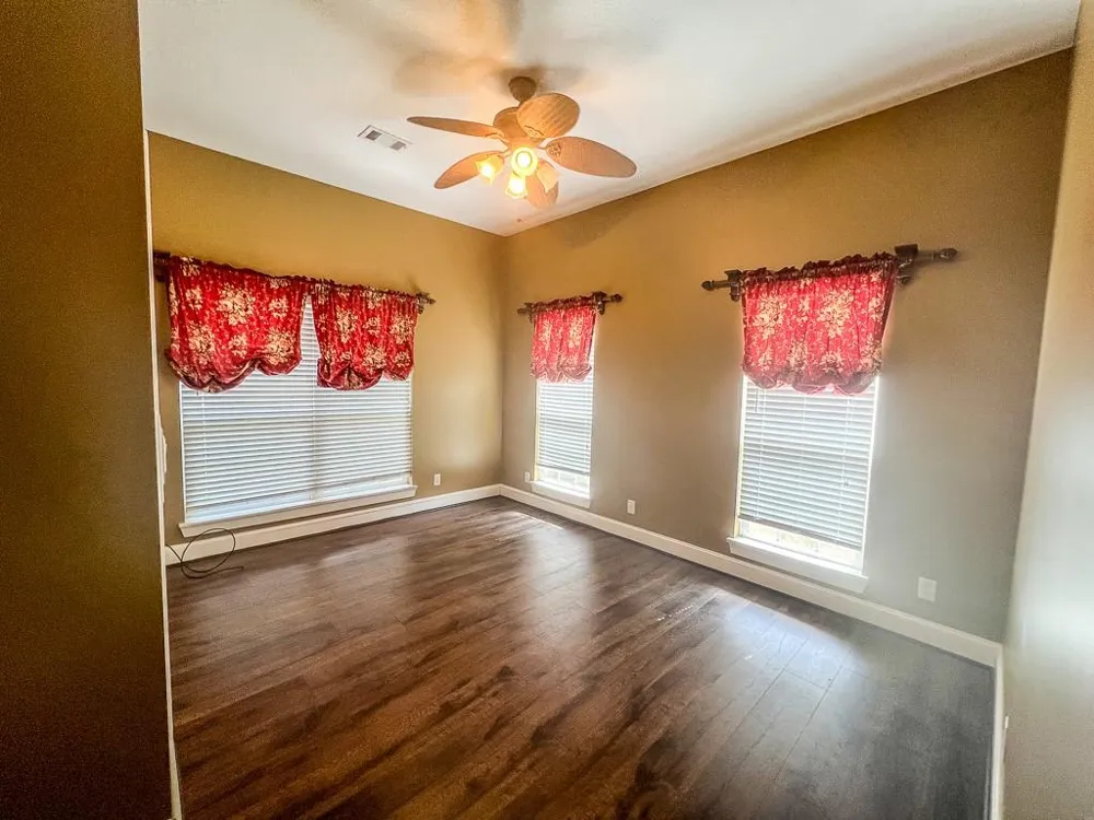 9500 Mayfield - Main House Unit A Shiro, TX 77876