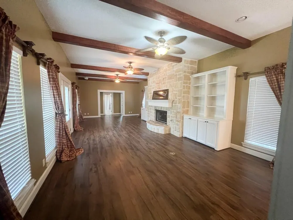9500 Mayfield - Main House Unit A Shiro, TX 77876