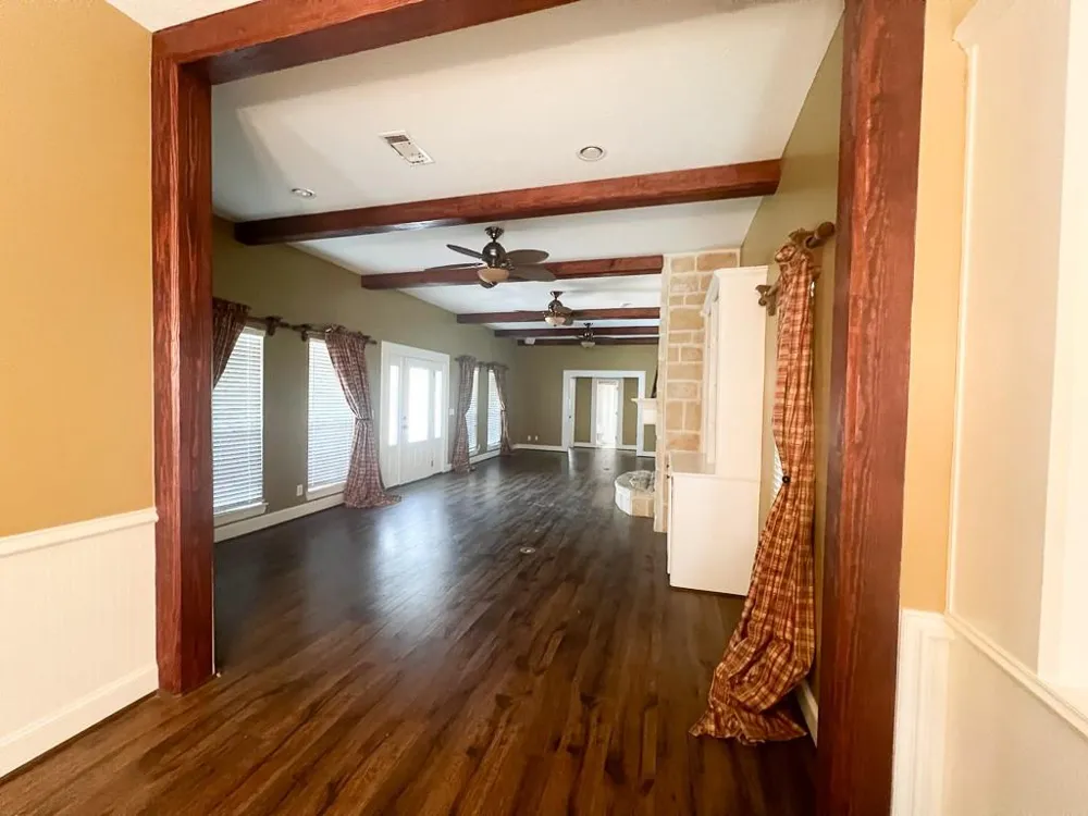 9500 Mayfield - Main House Unit A Shiro, TX 77876