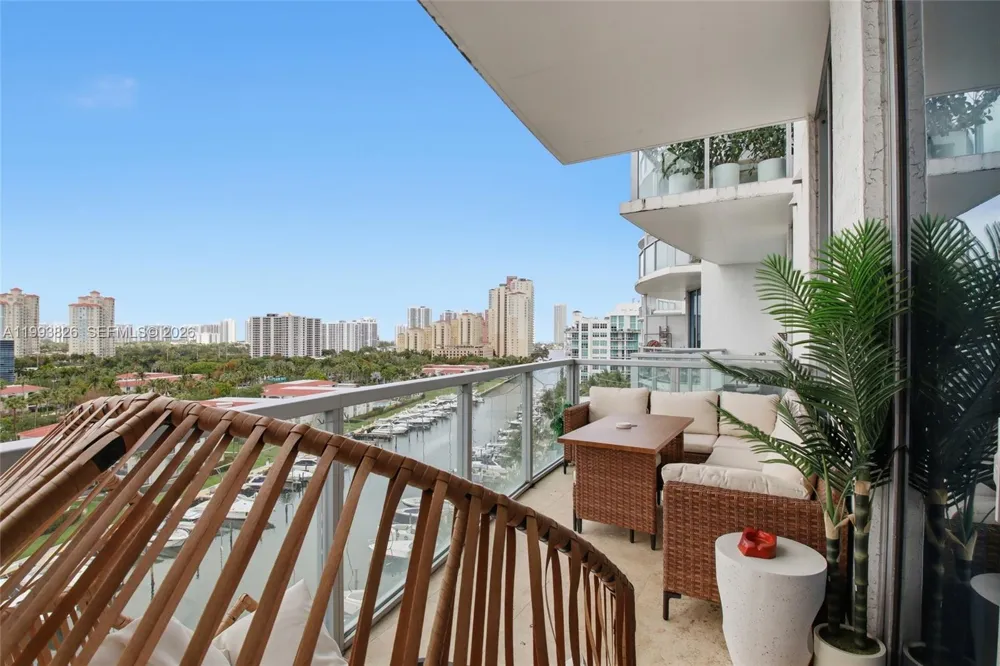 3029 NE 188th St #904 Aventura, FL 33180