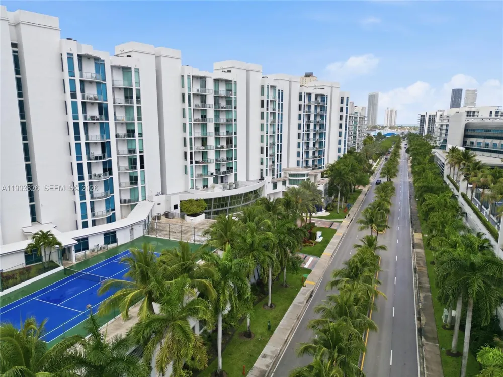 3029 NE 188th St #904 Aventura, FL 33180