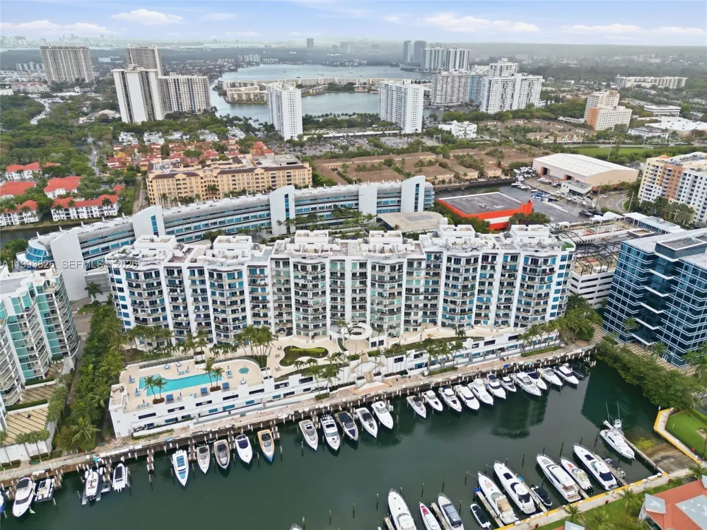 3029 NE 188th St #904 Aventura, FL 33180