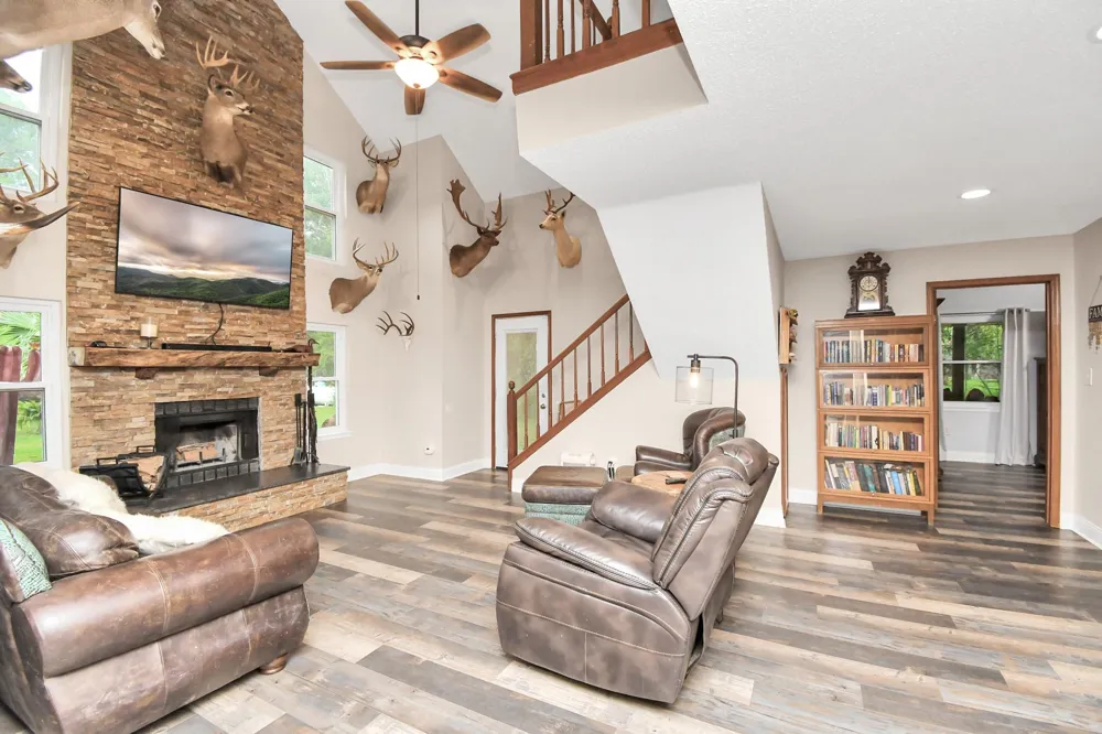 20202 Deer Run Road Damon, TX 77430