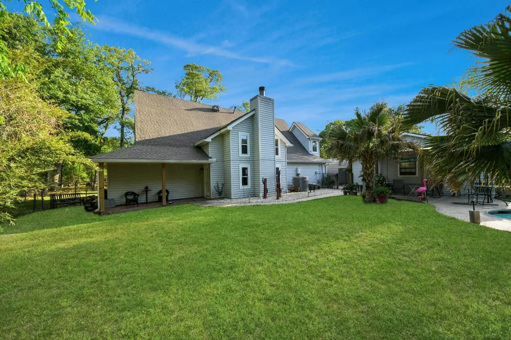 20202 Deer Run Road Damon, TX 77430