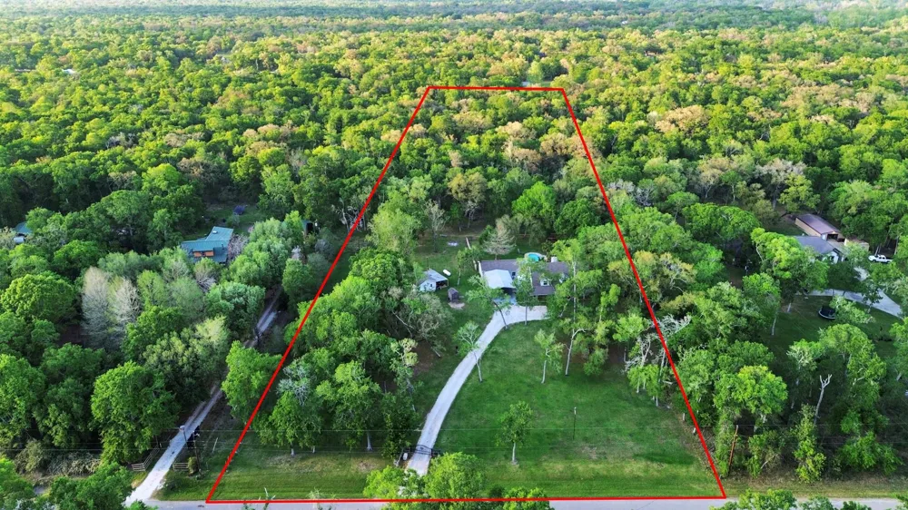 20202 Deer Run Road Damon, TX 77430