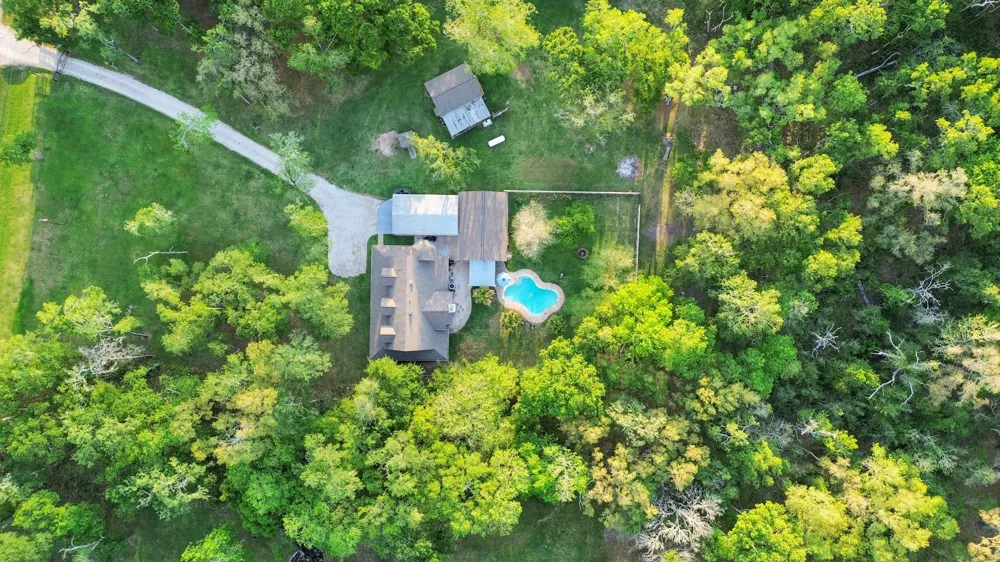 20202 Deer Run Road Damon, TX 77430
