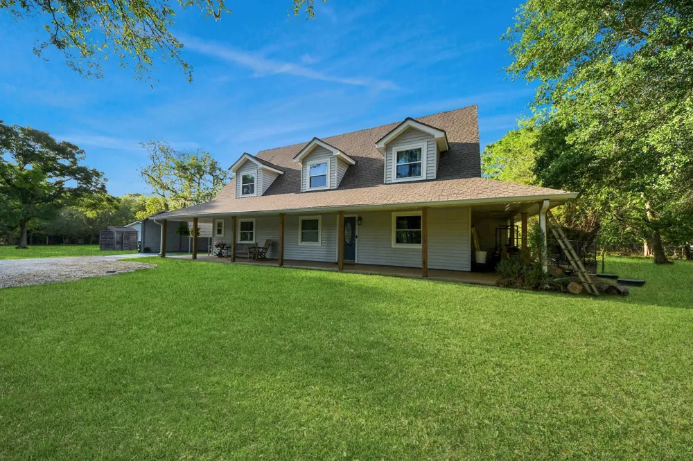 20202 Deer Run Road Damon, TX 77430
