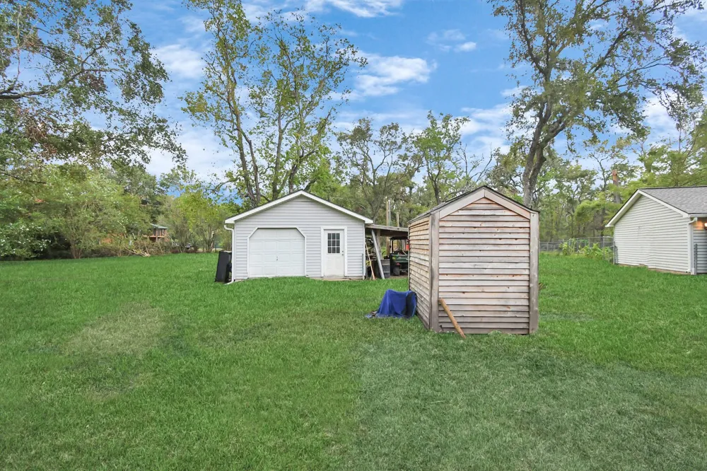 20202 Deer Run Road Damon, TX 77430