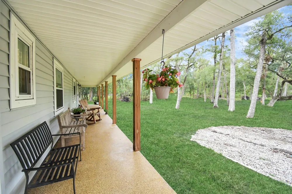 20202 Deer Run Road Damon, TX 77430