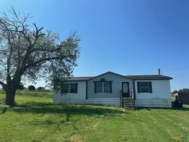 1212 Babylon Lane Schulenburg, TX 78956
