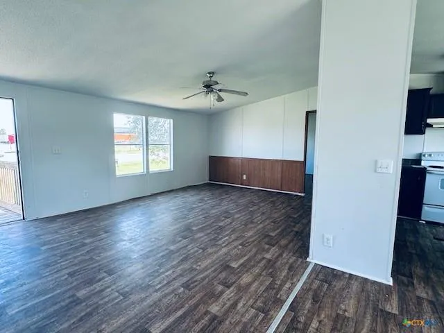 1212 Babylon Lane Schulenburg, TX 78956