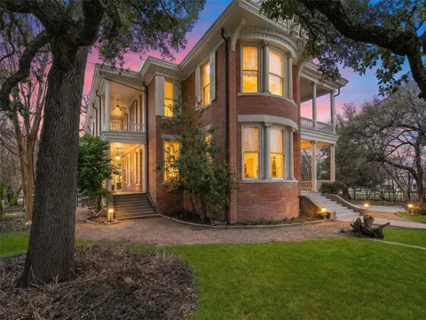 372 Magazine Avenue