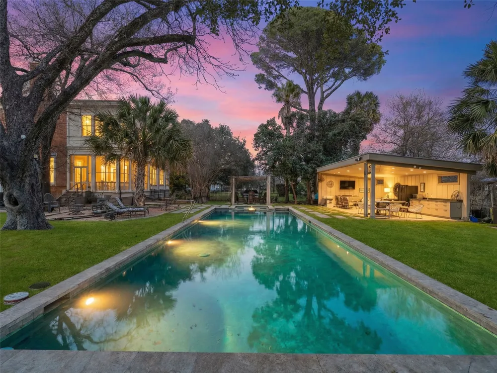 372 Magazine Avenue New Braunfels, TX 78130