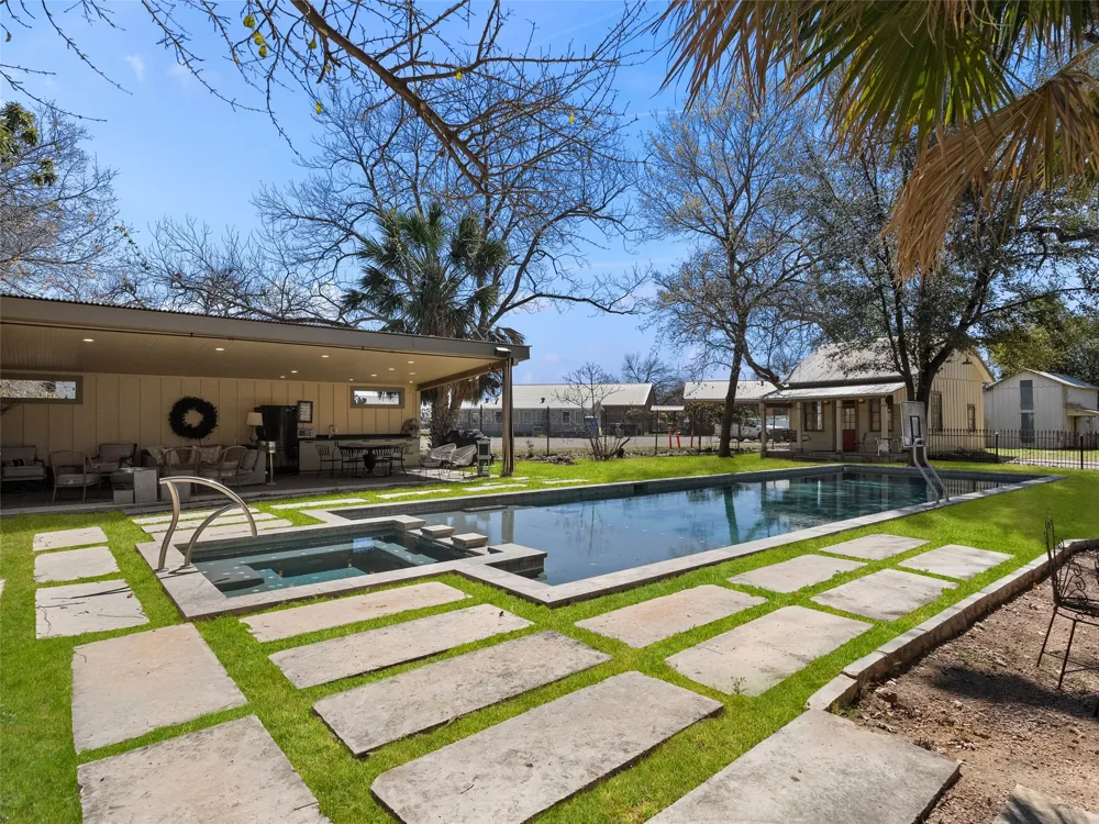 372 Magazine Avenue New Braunfels, TX 78130