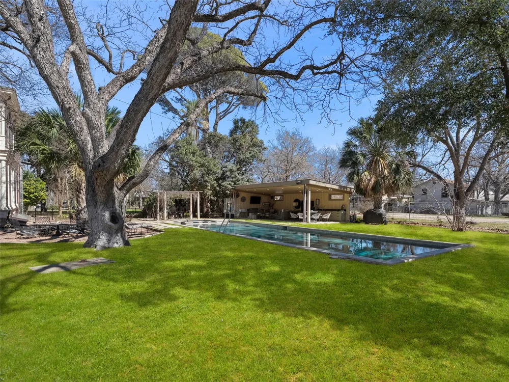 372 Magazine Avenue New Braunfels, TX 78130