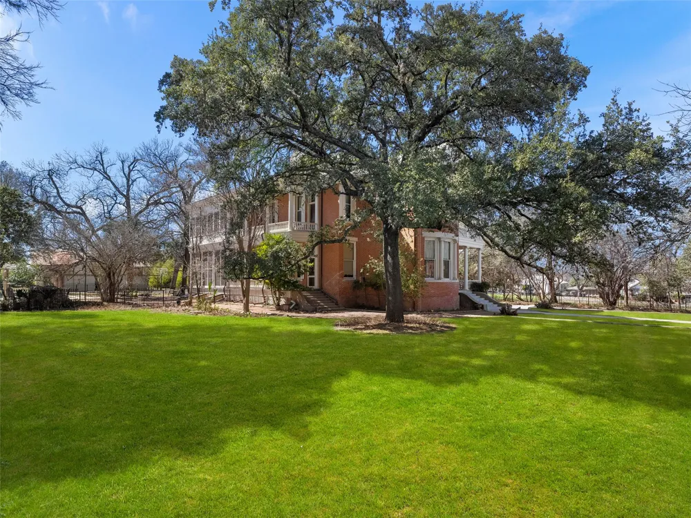 372 Magazine Avenue New Braunfels, TX 78130
