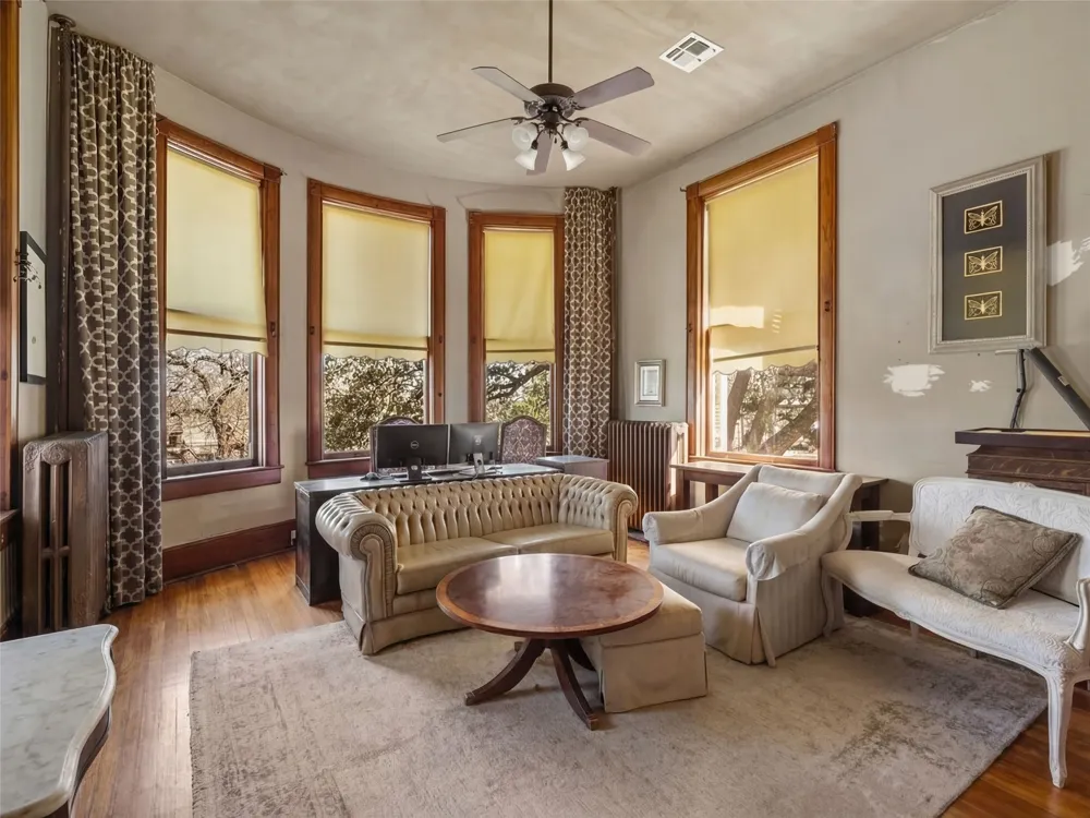 372 Magazine Avenue New Braunfels, TX 78130
