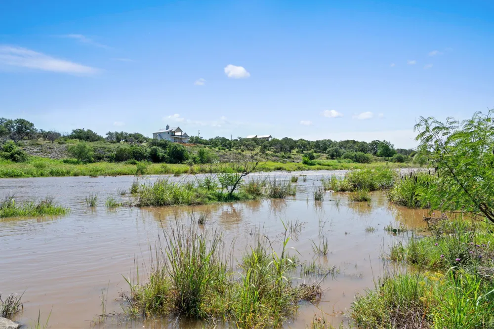 620 Rio Vista Road Johnson City, TX 78636