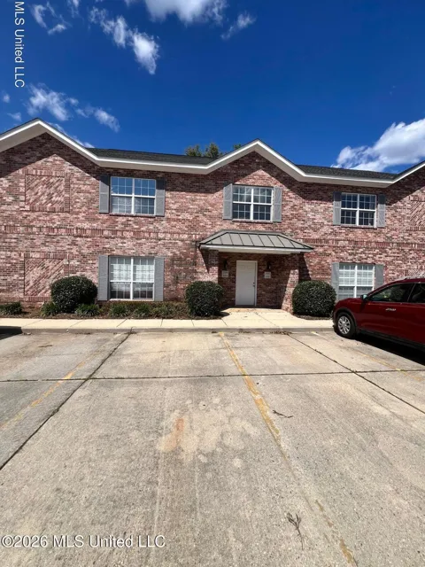 111 Armand Oaks