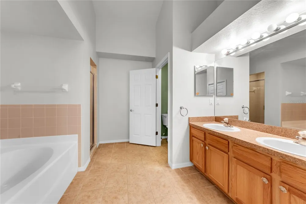 1715 HAMMOCKS AVENUE #1715 Lutz, FL 33549