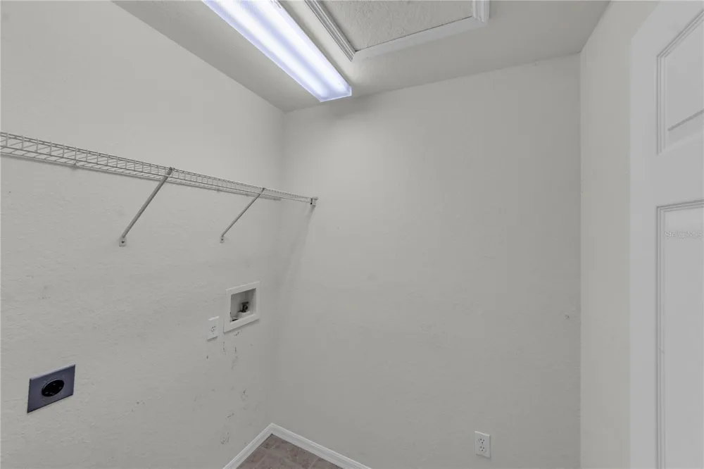 1715 HAMMOCKS AVENUE #1715 Lutz, FL 33549